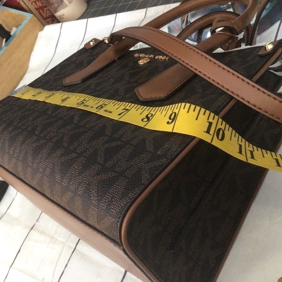 Authentic Michael Kors Leather Bag - Picture 11 of 11